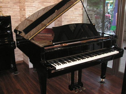 カワイグランドピアノKG-2